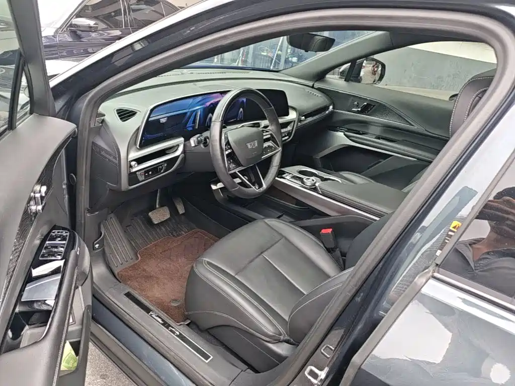Cadillac Lyriq — миниатюра 16