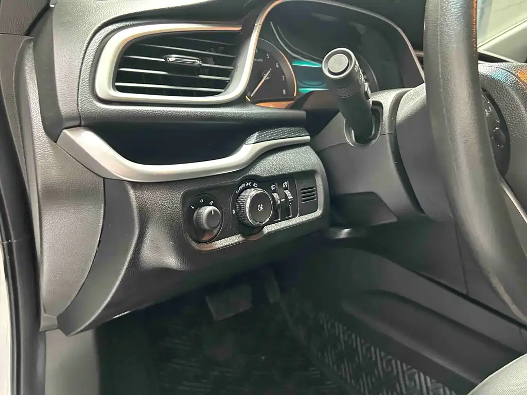 Buick Excelle — миниатюра 12