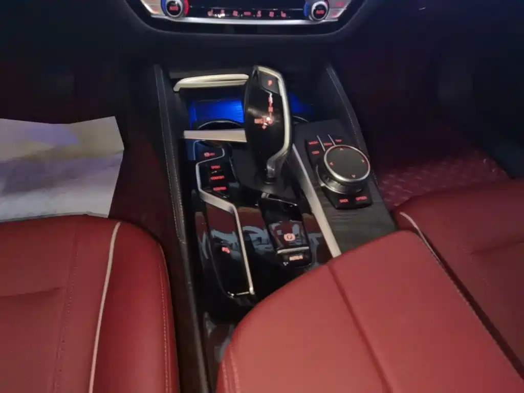BMW 5 Series — миниатюра 14