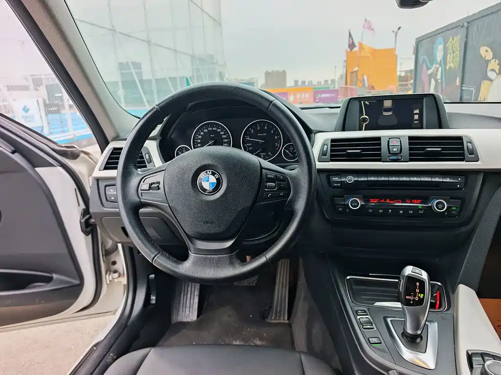 BMW 3 Series — миниатюра 13