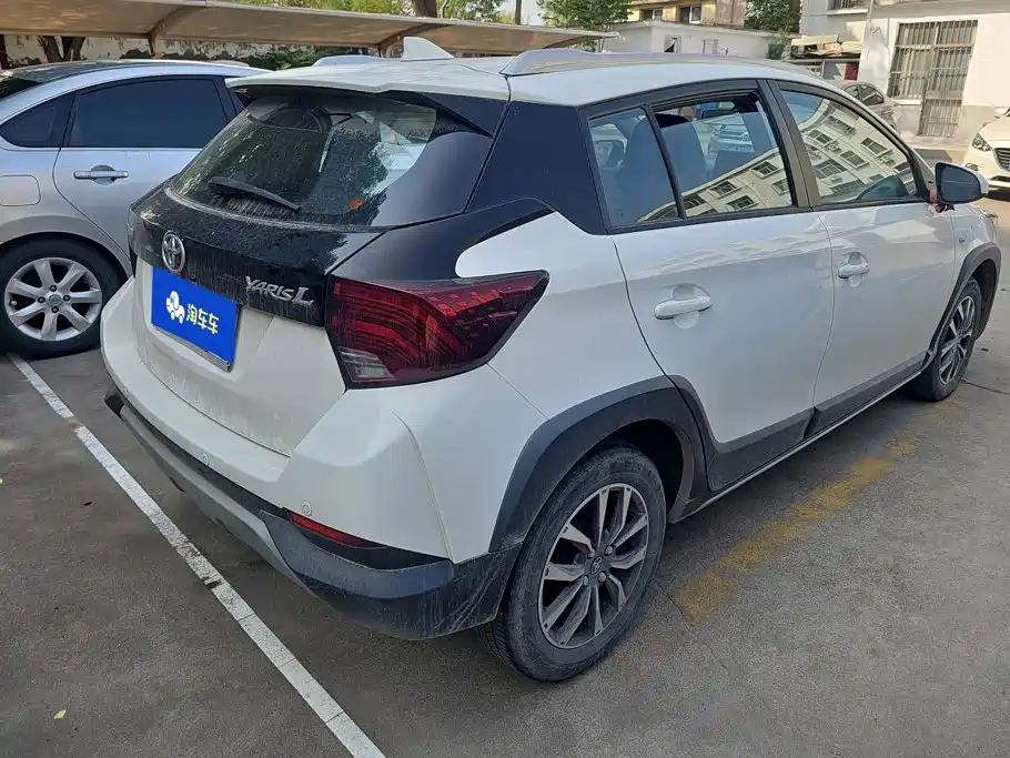 Toyota Yaris L — миниатюра 3