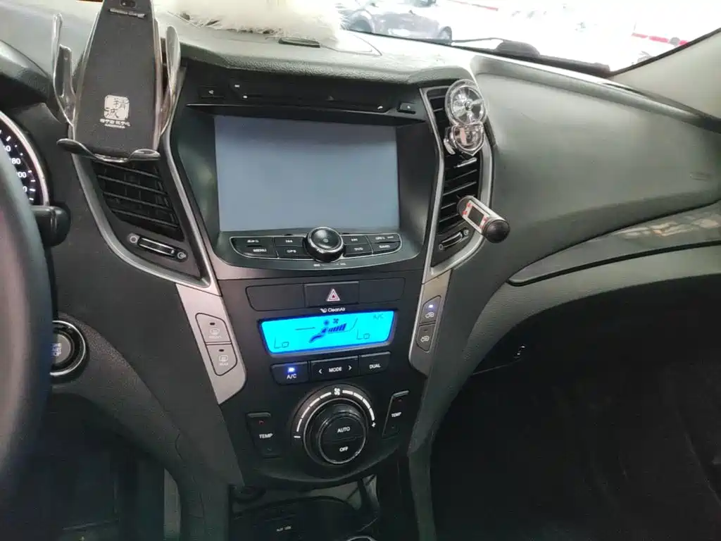 Hyundai Santa Fe — миниатюра 13