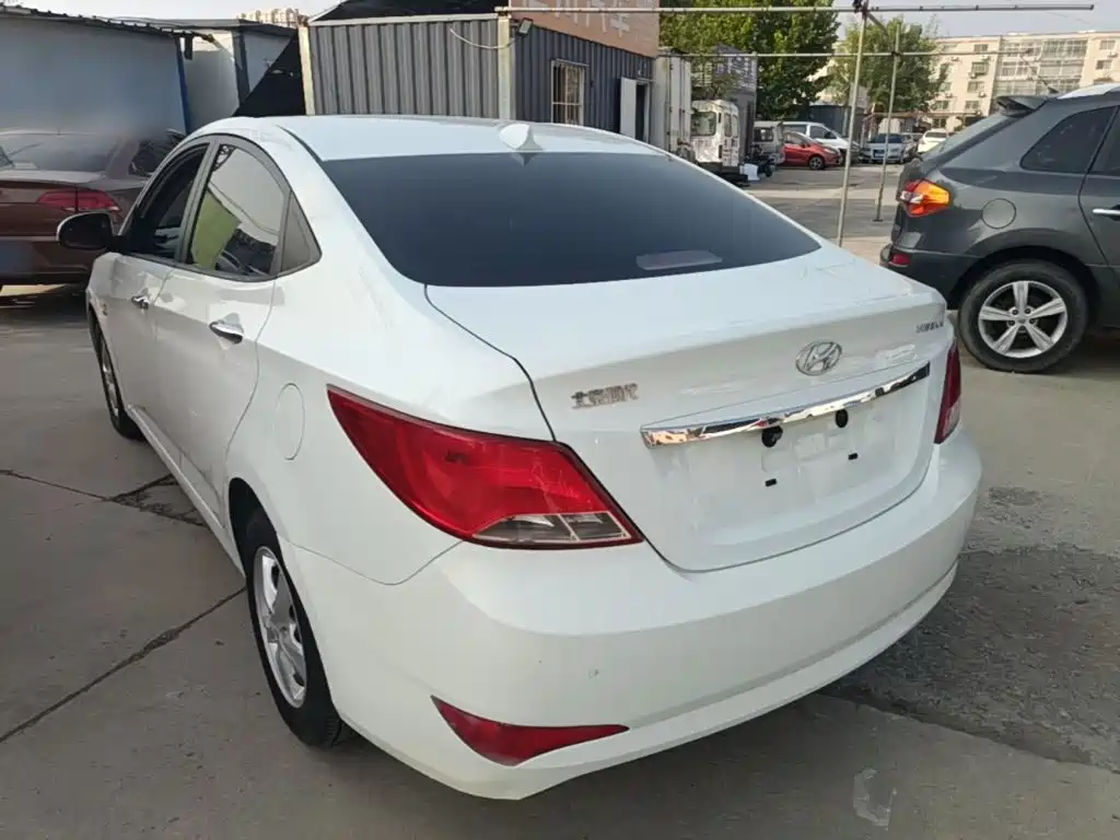Hyundai Verna — миниатюра 5