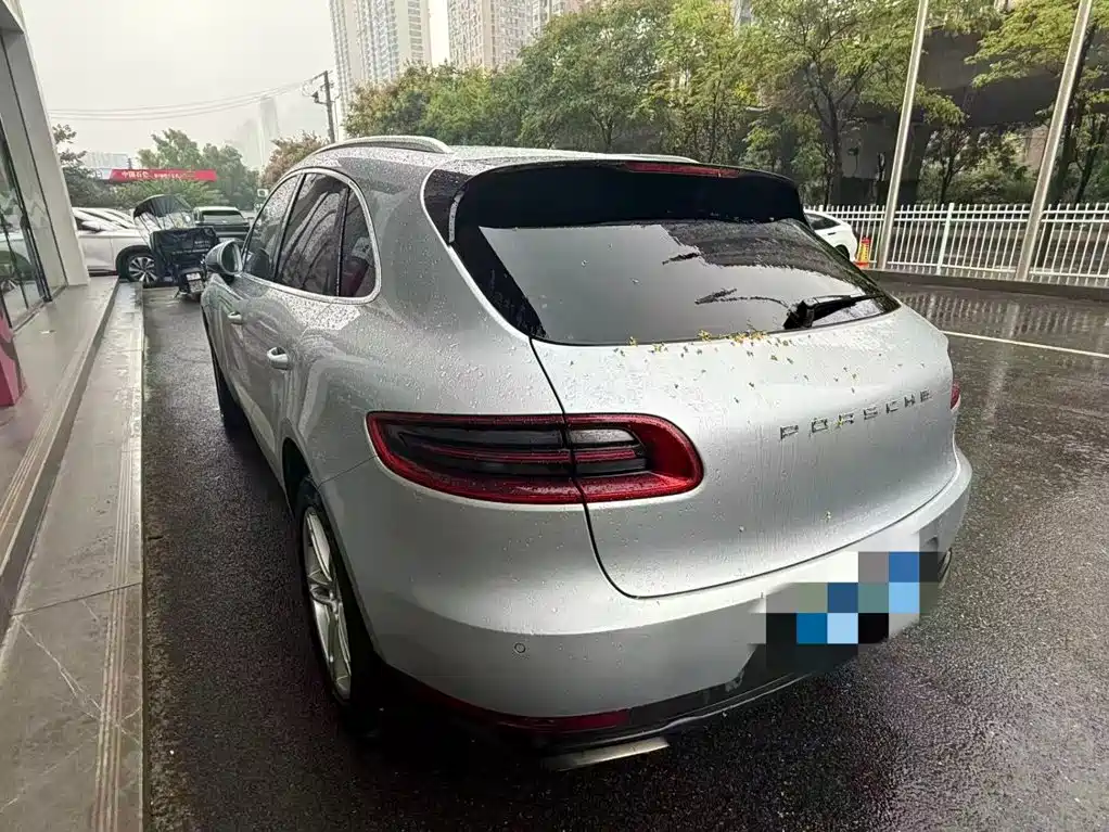 Porsche Macan — миниатюра 4