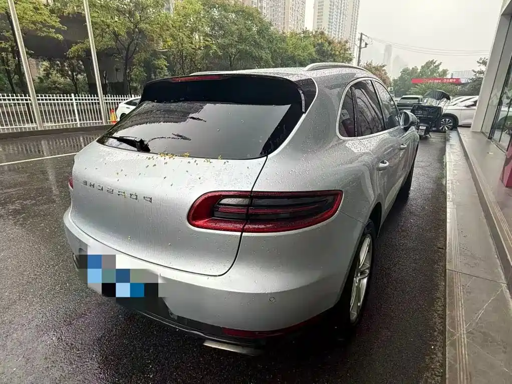 Porsche Macan — миниатюра 3