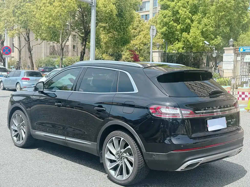 Lincoln Nautilus 2022 2.7T