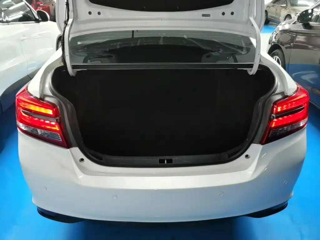 Toyota Yaris L — миниатюра 19
