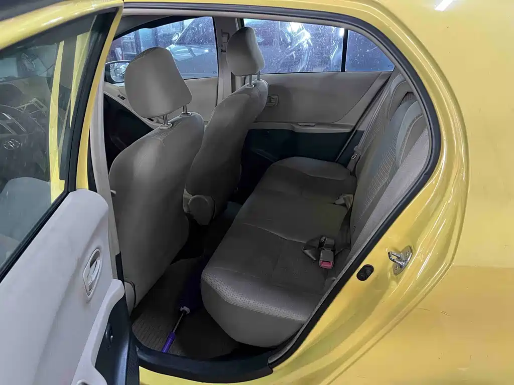 Toyota Yaris — миниатюра 6