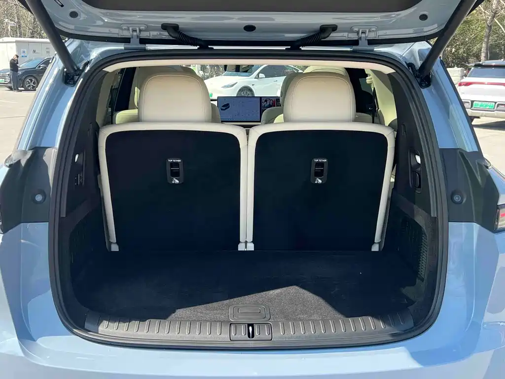 Li Auto i8 2025 Standard