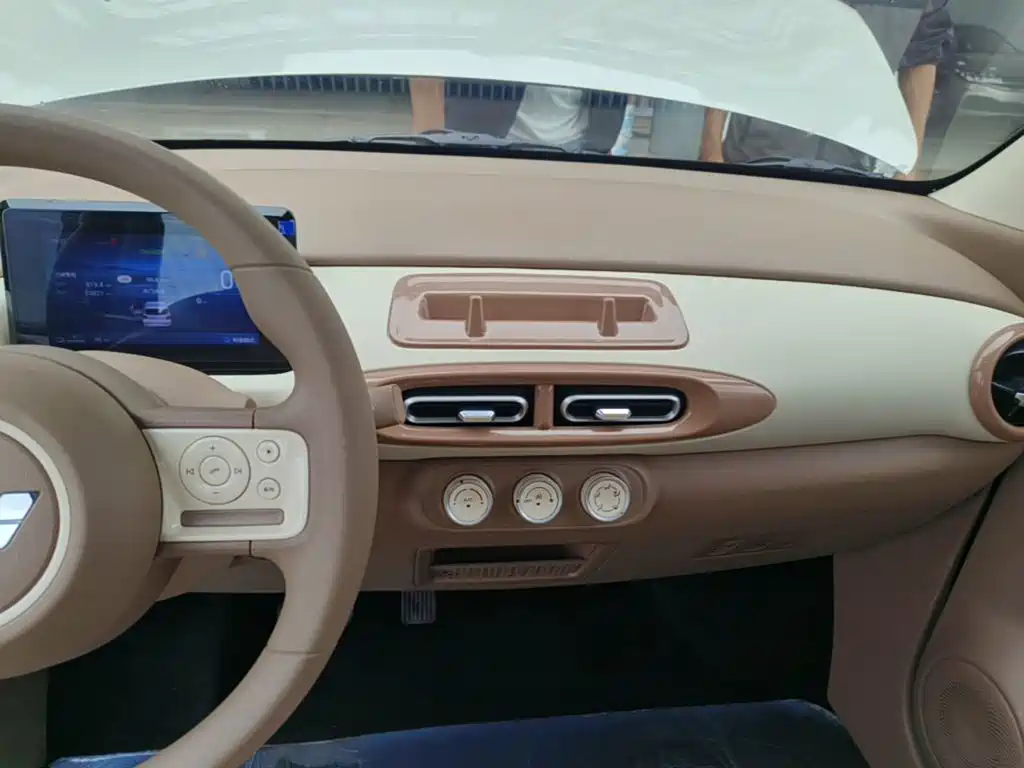 Wuling MINIEV — миниатюра 13