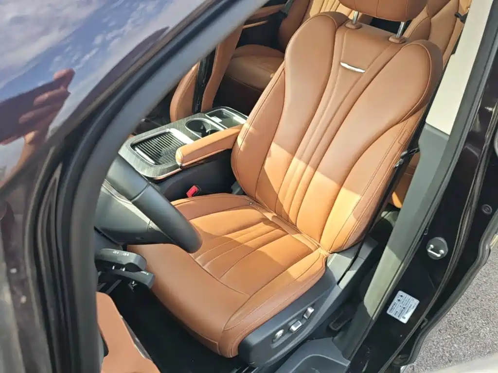 Hongqi Hongqi HQ9 PHEV — миниатюра 15