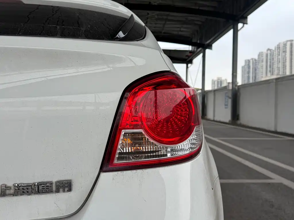 Chevrolet Cruze — миниатюра 15