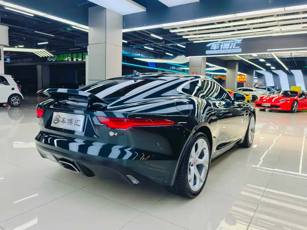 Jaguar F-Type 2021 P300