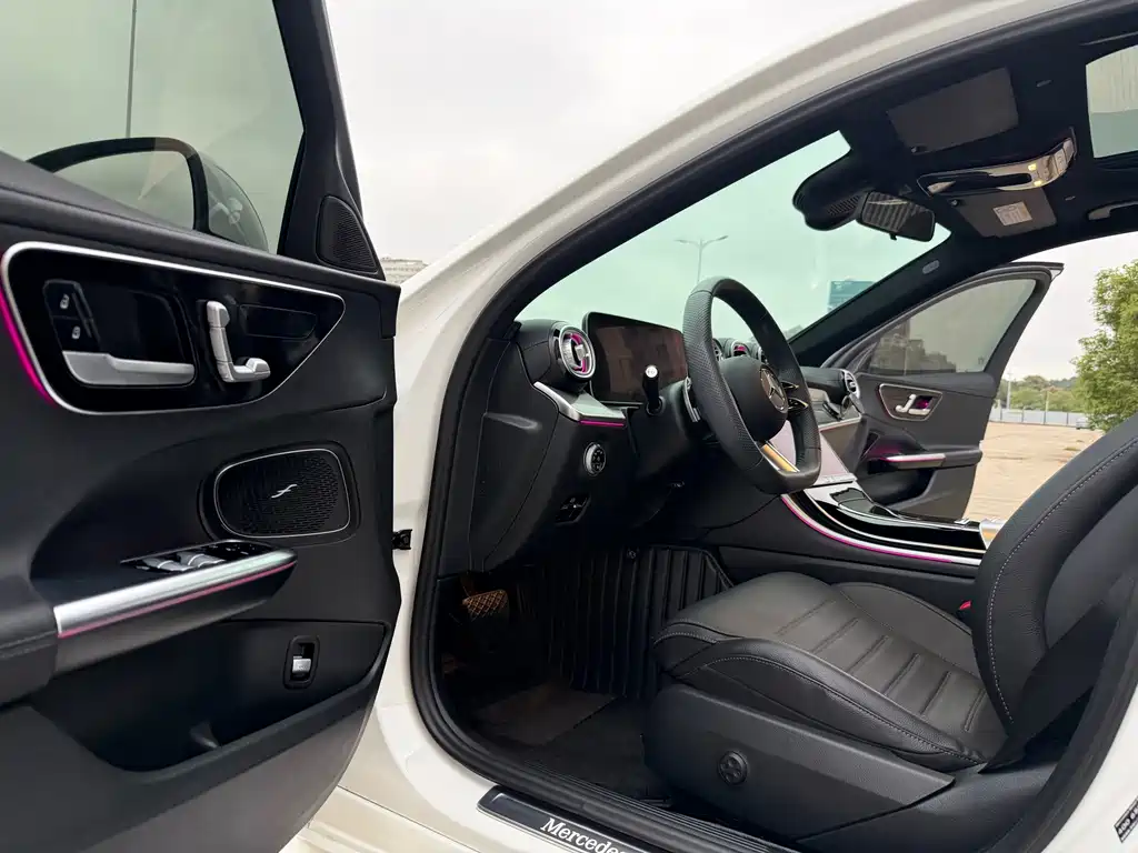 Mercedes-Benz C-Class 2023 — фото 13