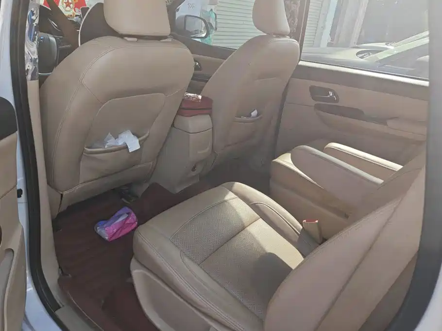 Wuling Hongguang — миниатюра 11