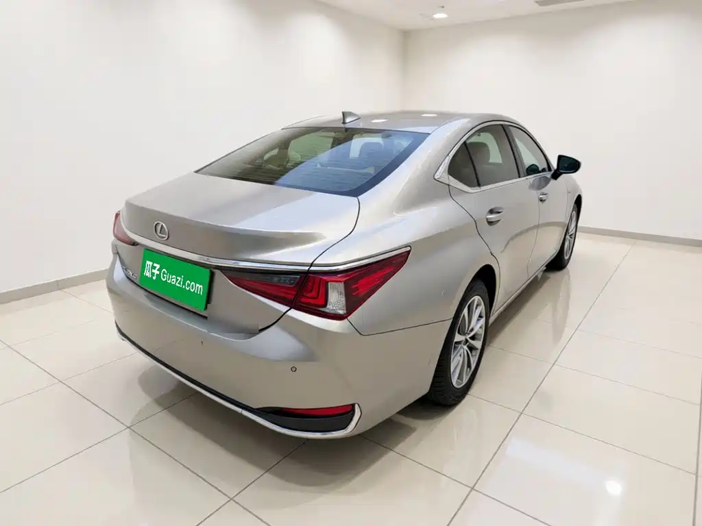 Lexus ES — миниатюра 4
