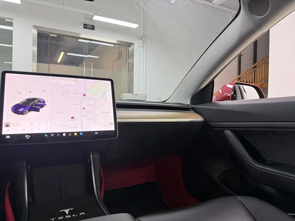 Tesla Model 3 — миниатюра 19