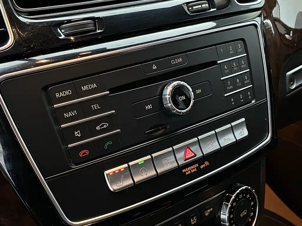 Mercedes-Benz GLE (Import) — миниатюра 11