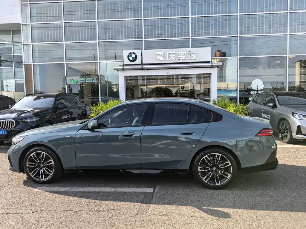BMW 5 Series (Import) — миниатюра 16