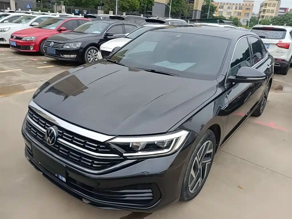 Volkswagen Sagitar 2022