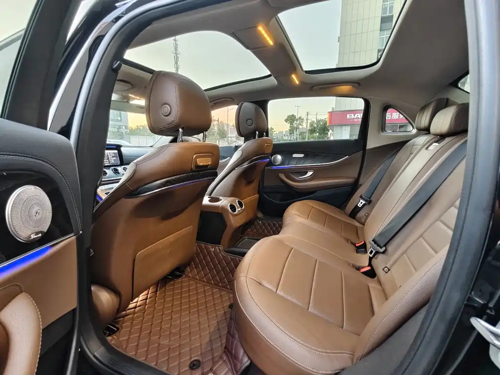Mercedes-Benz E-Class — миниатюра 8