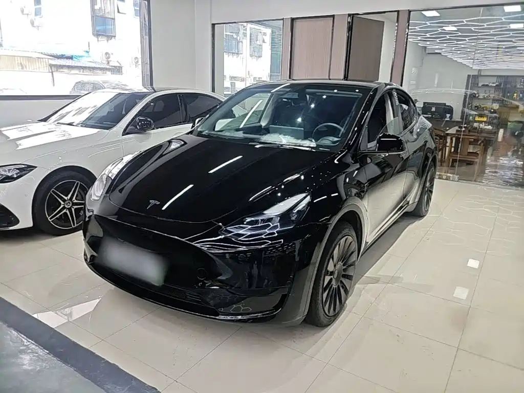 Tesla Model Y 2024 RWD Drive Dynamic Edition