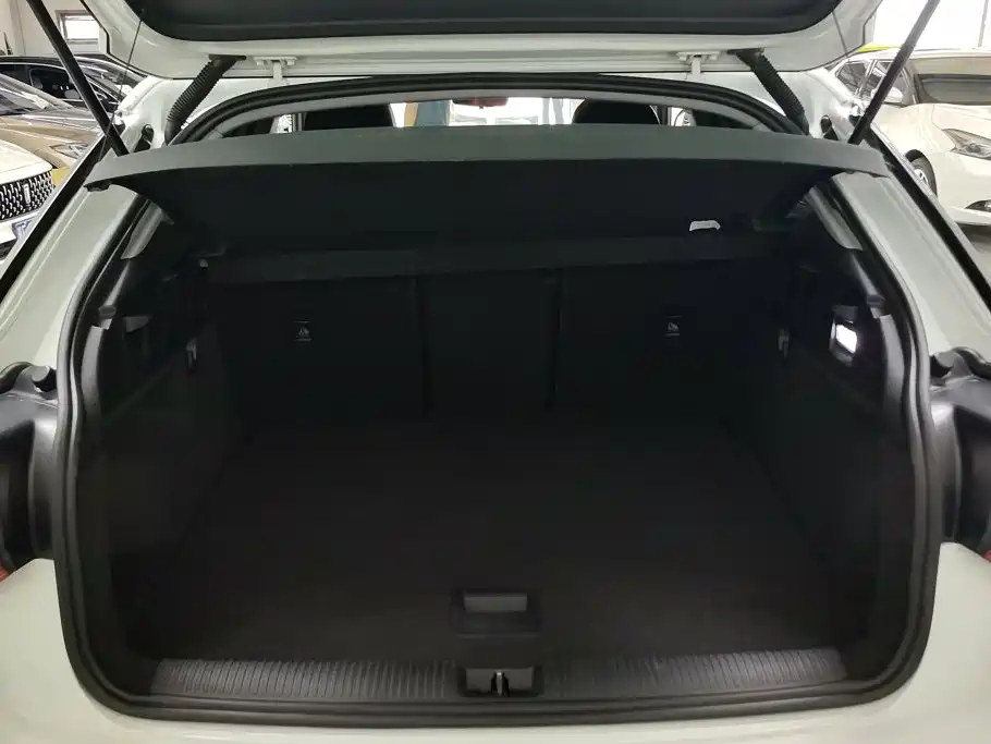 Audi Q2L — миниатюра 4