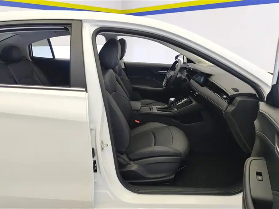 Roewe i5 2024 1.5L CVT