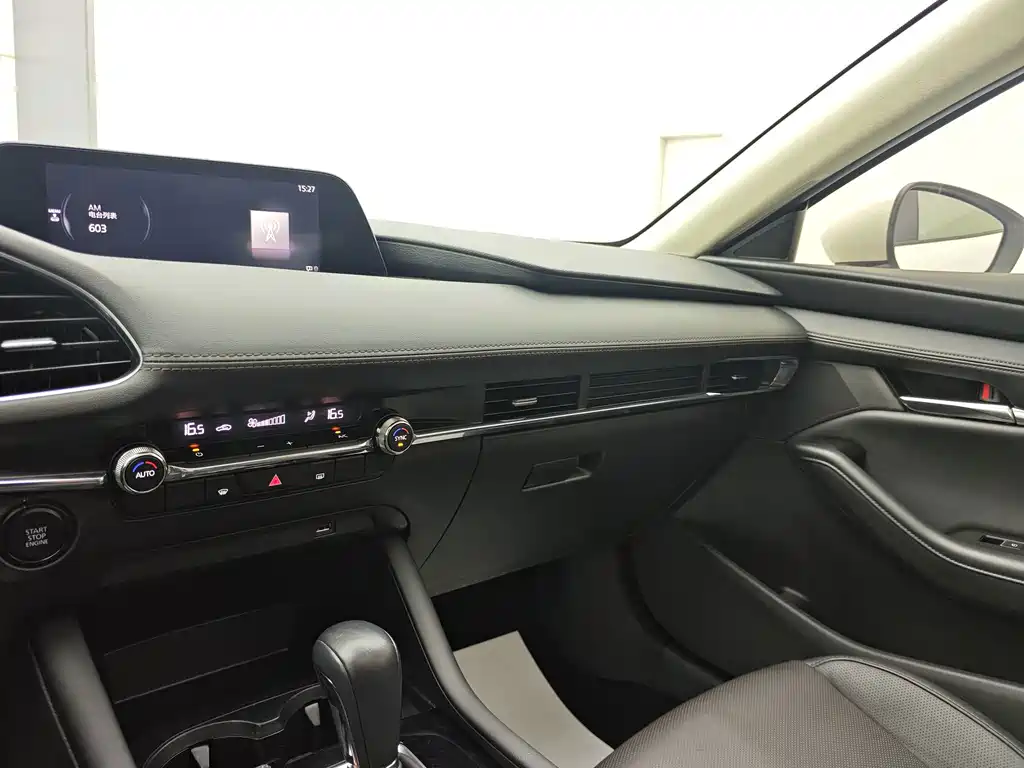 Mazda 3 Axela — миниатюра 23