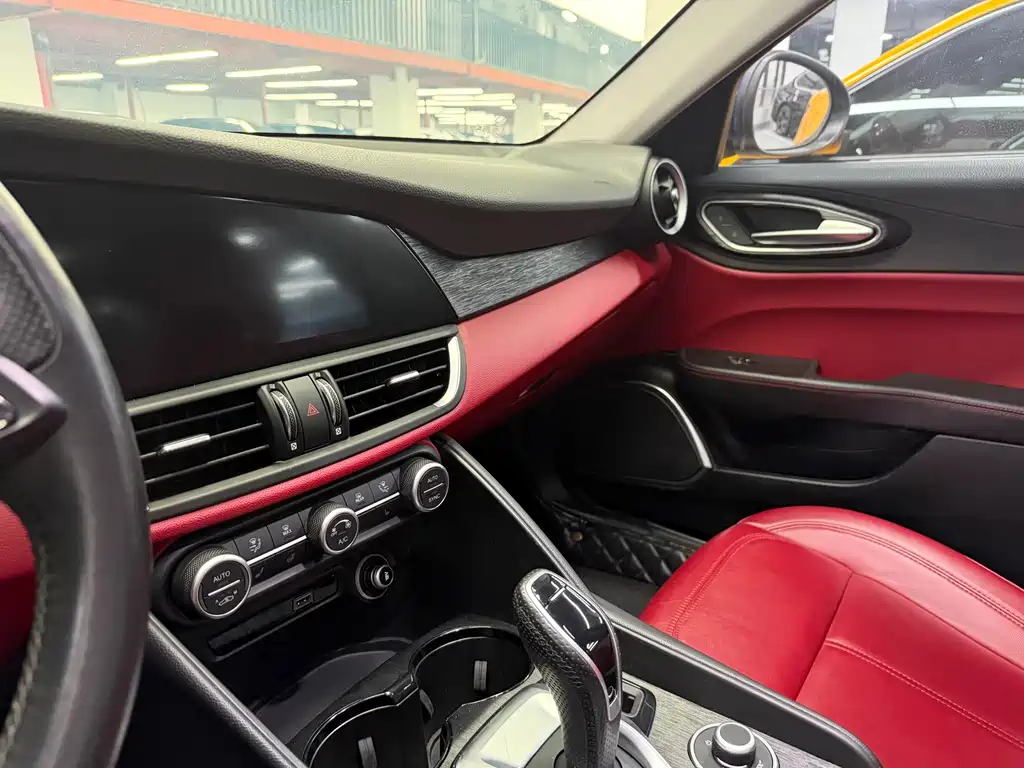 Alfa Romeo Giulia — миниатюра 7