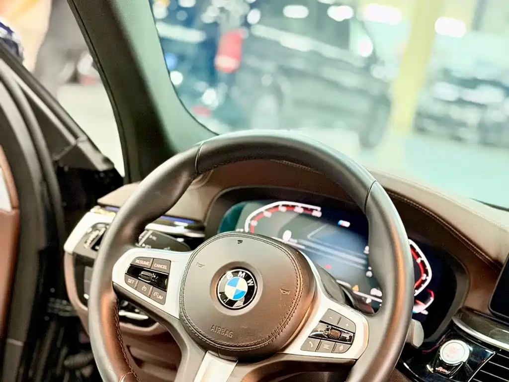 BMW 5 Series — миниатюра 5