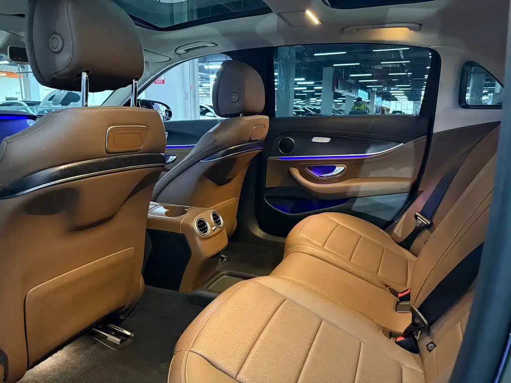 Mercedes-Benz E-Class — миниатюра 6