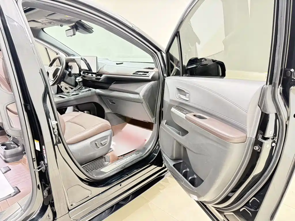 Toyota Sienna 2023 2.5L