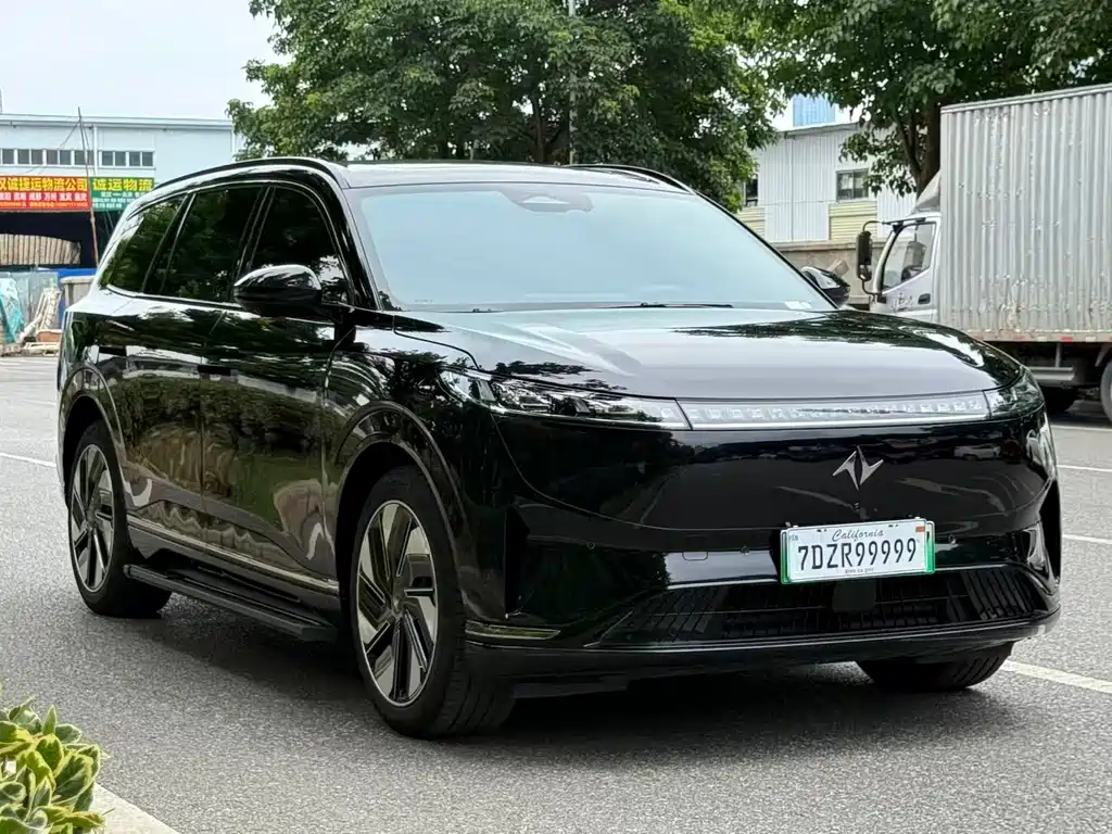 Dongfeng eπ008 2025 210Max 6 мест
