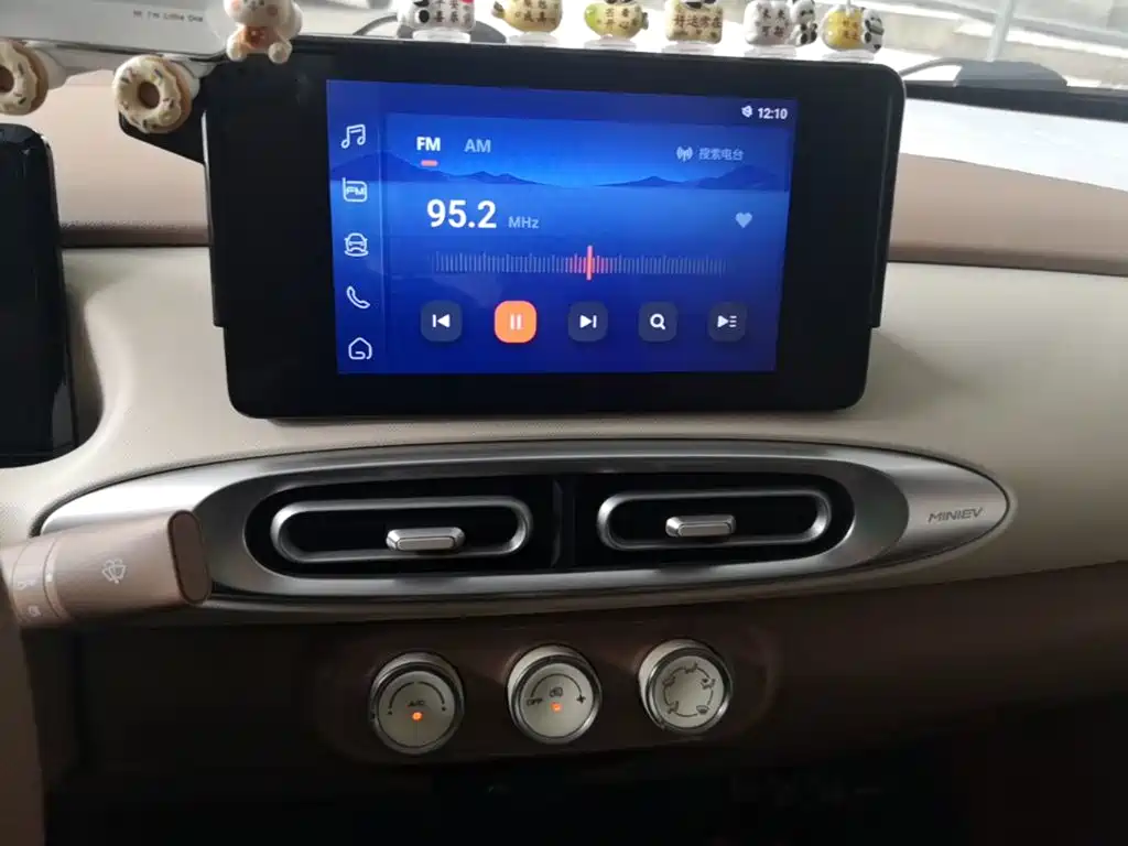 Wuling MINIEV — миниатюра 13