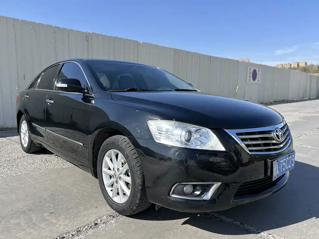 Toyota Camry — миниатюра 3