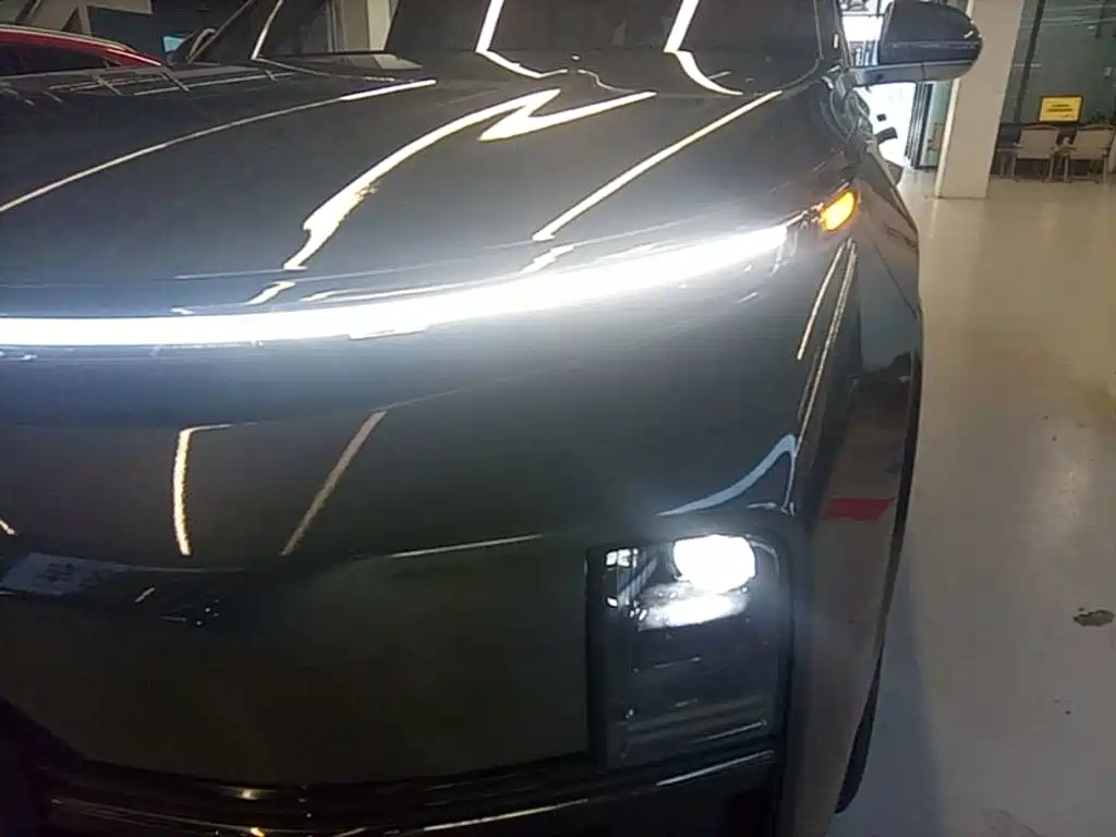 Li Auto Li L8 — миниатюра 24