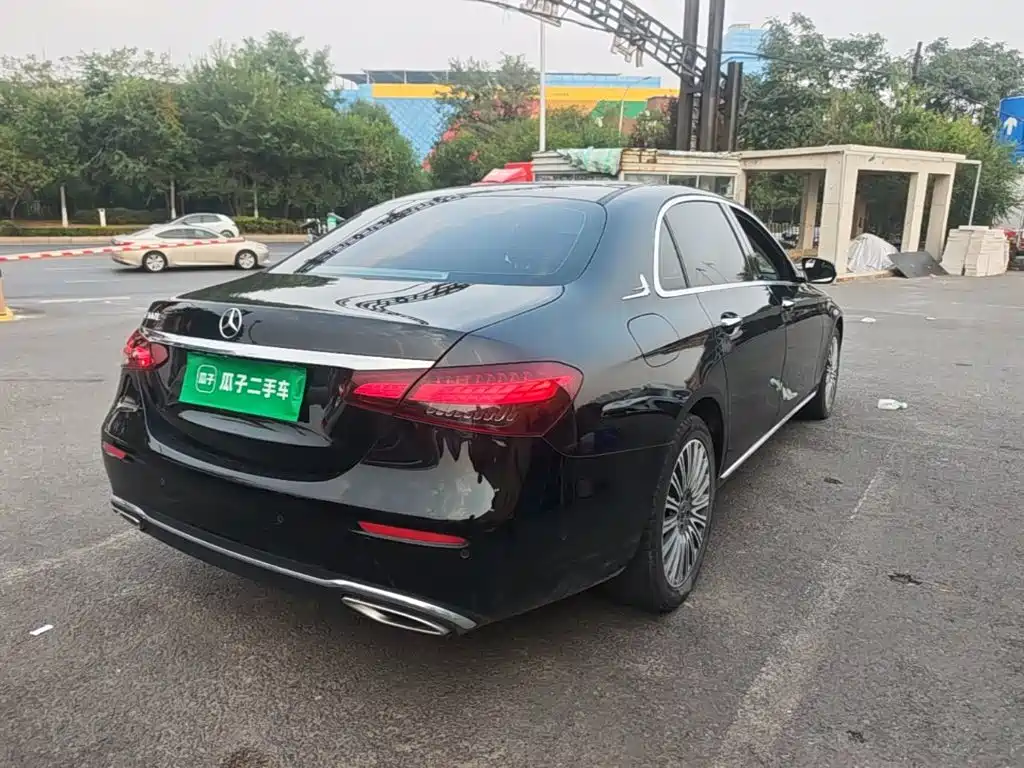 Mercedes-Benz E-Class — миниатюра 7