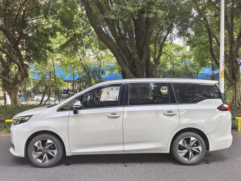 GAC Motor Trumpchi M6 — миниатюра 3