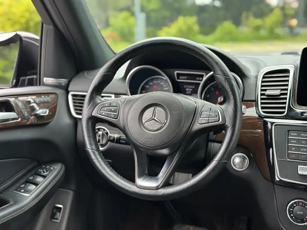 Mercedes-Benz GLS — миниатюра 15