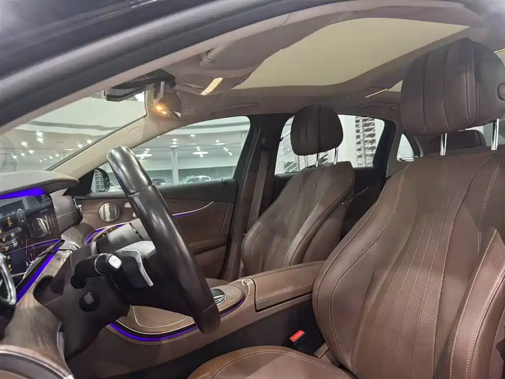Mercedes-Benz E-Class — миниатюра 11