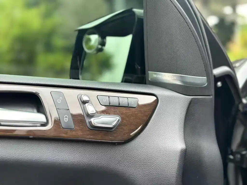 Mercedes-Benz GLS — миниатюра 19
