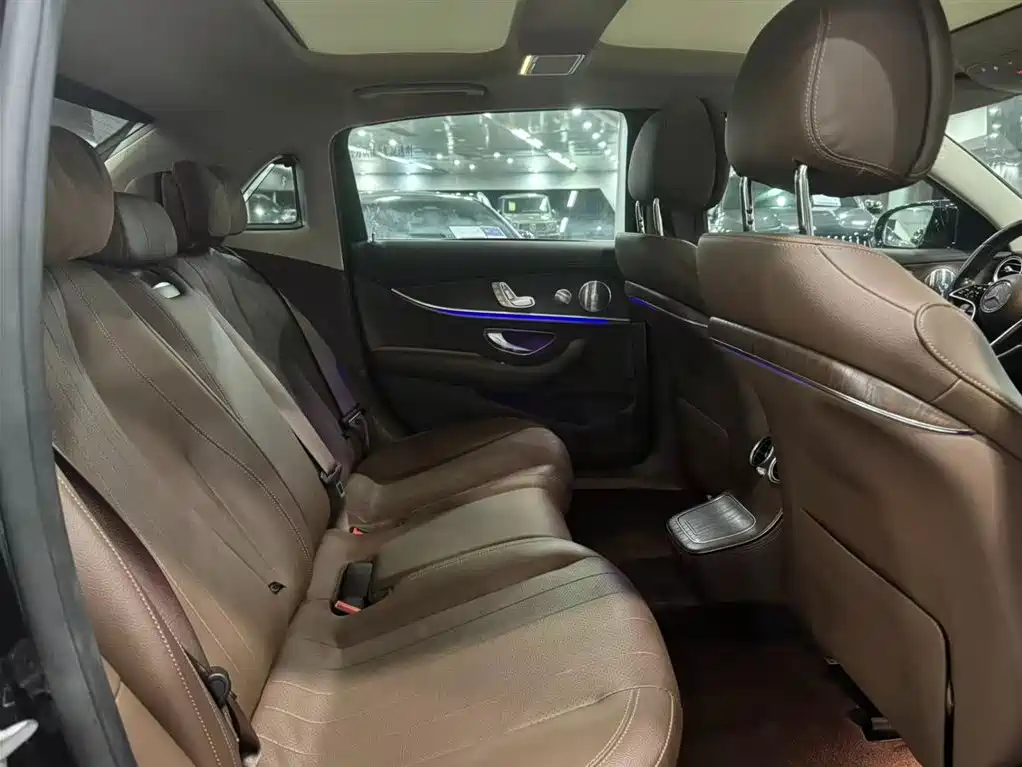 Mercedes-Benz E-Class — миниатюра 16
