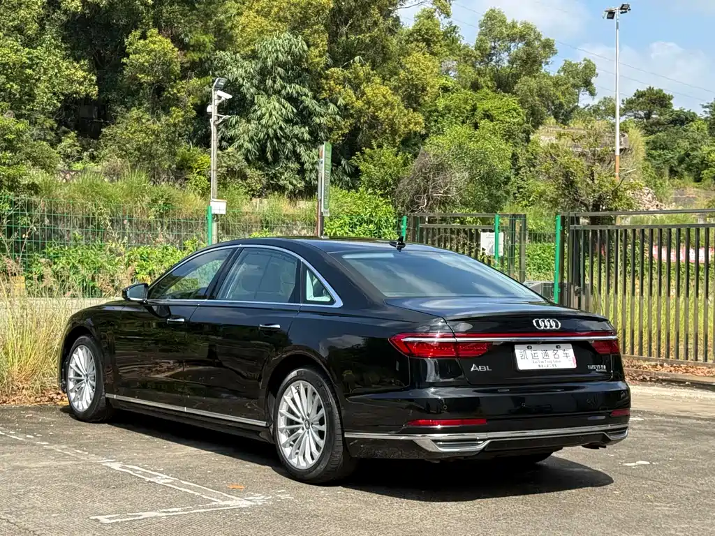 Audi A8 — миниатюра 12