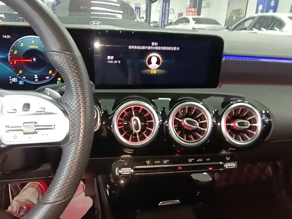 Mercedes-Benz A-Class — миниатюра 13