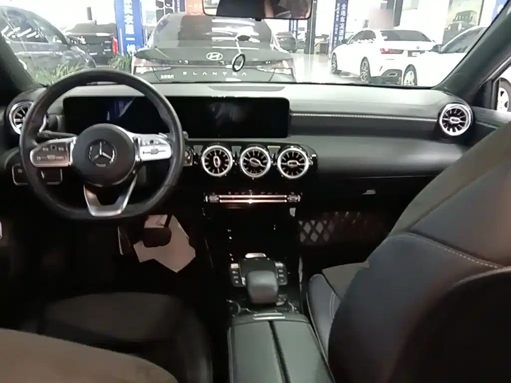 Mercedes-Benz A-Class — миниатюра 10