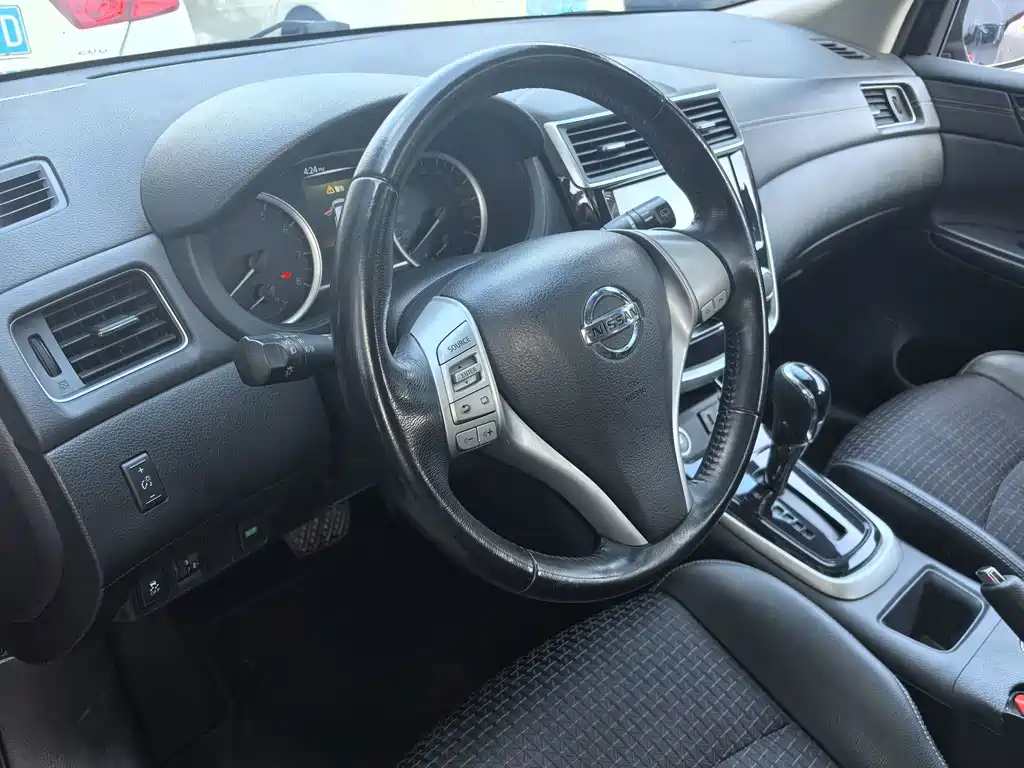 Nissan Tiida — миниатюра 13