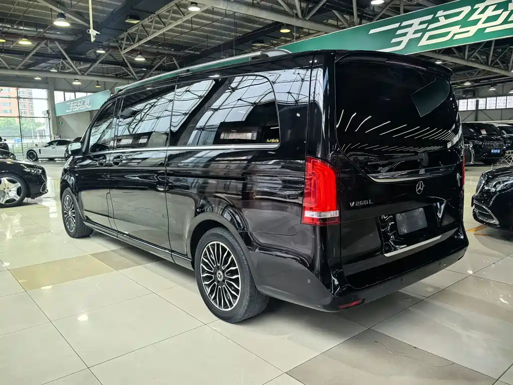 Mercedes-Benz V-Class — миниатюра 19