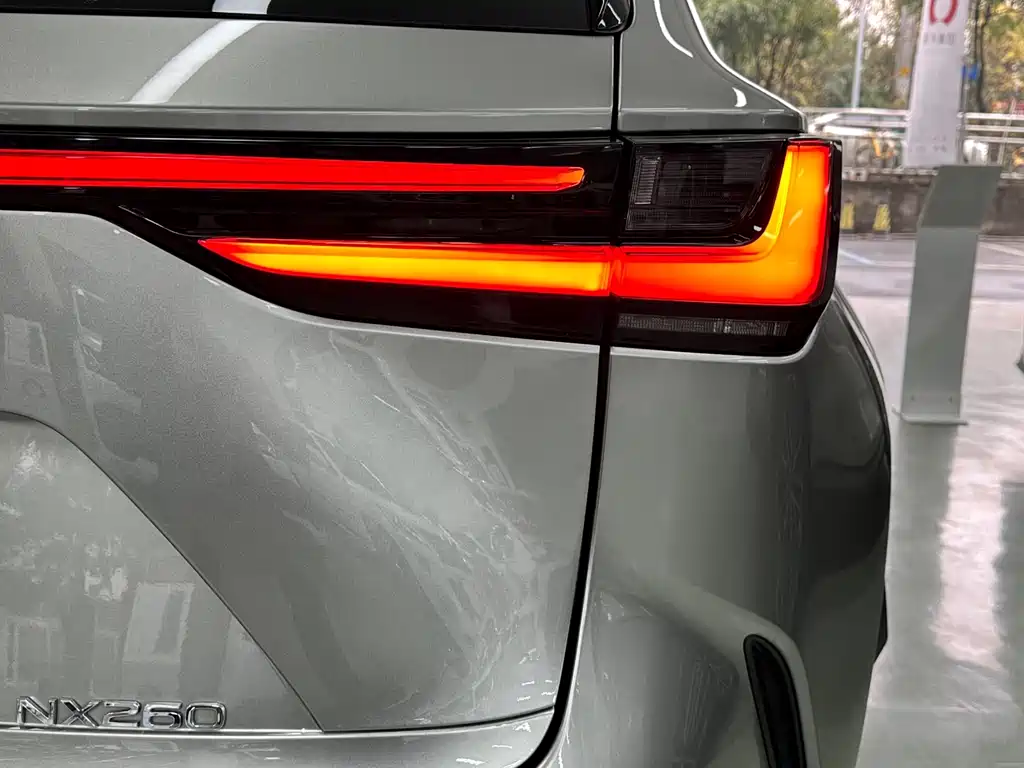 Lexus NX — миниатюра 9