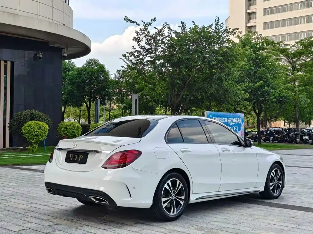Mercedes-Benz C-Class — миниатюра 7